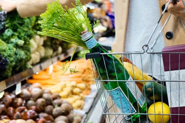 El auge de DIA, Aldi, Lidl y Consum redefine el panorama de los supermercados en España.