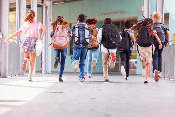 Calendario escolar 2026/27 en España: fechas clave, vacaciones y puentes educativos