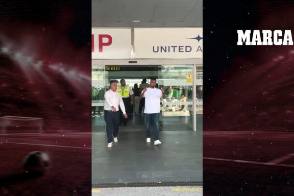 Gabriel Jesus llega a Barcelona y afirma: "Mi rodilla está en óptimas condiciones"