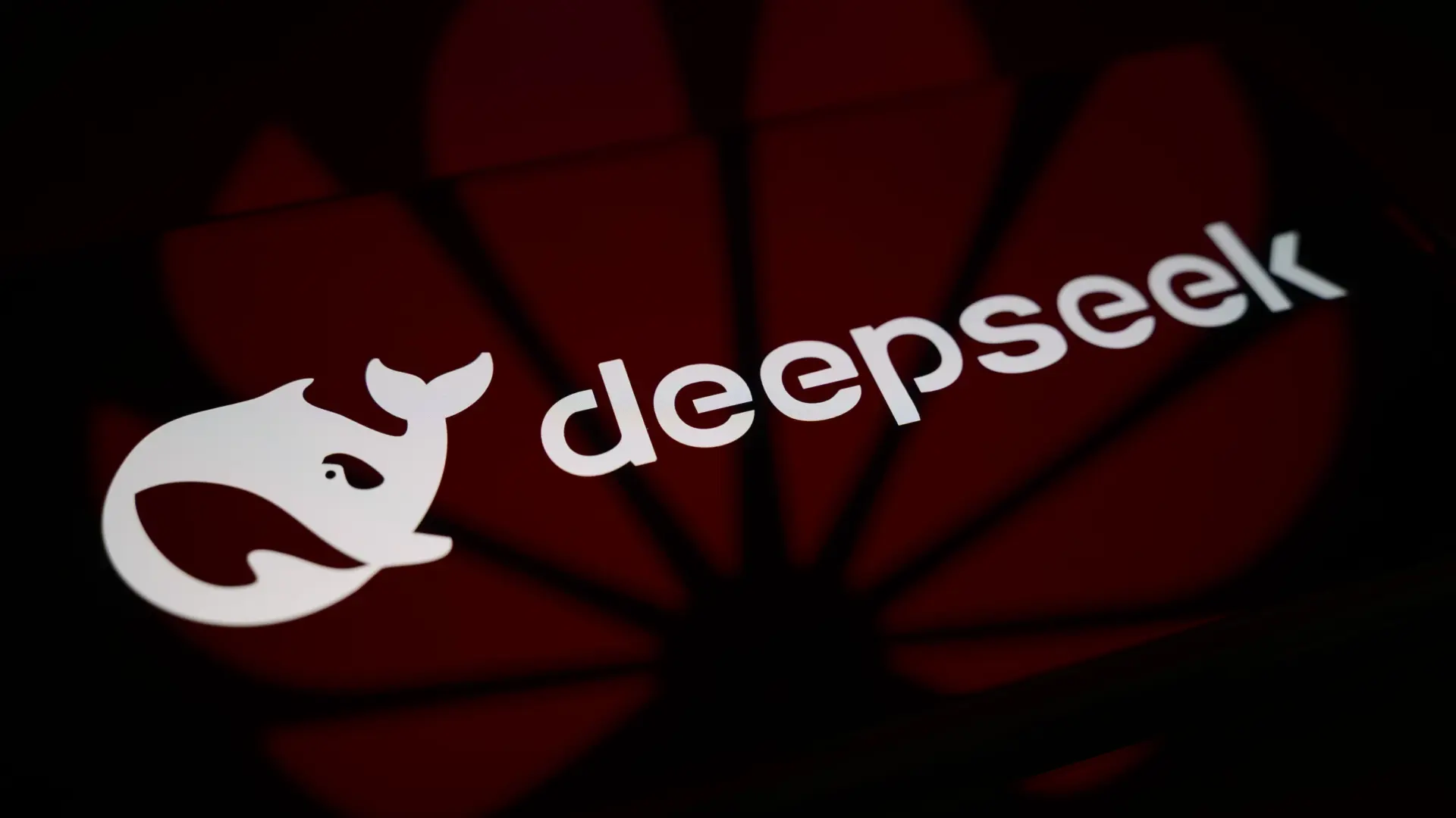 China da un paso estratégico contra Nvidia: DeepSeek lanza un centro de inteligencia artificial con 160,000 chips de Huawei