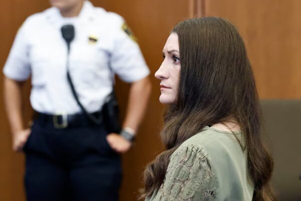 Anulan el juicio de Lindsay Clancy por la muerte de sus tres hijos debido a obstrucciones del jurado