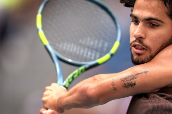 Alcaraz avanza sin contratiempos a octavos de final en el US Open tras su última victoria