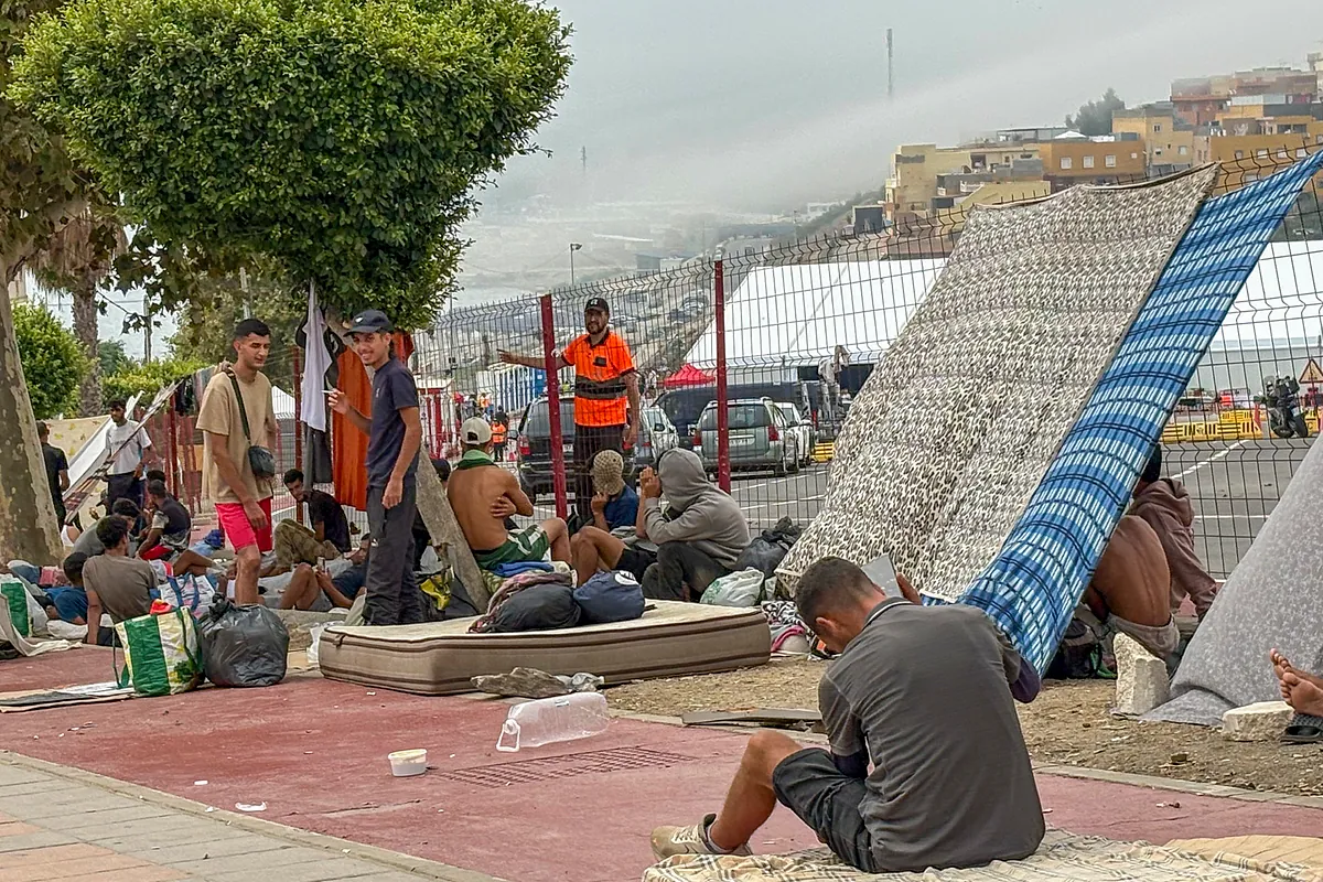 El Gobierno asume la gestión del Puerto de Ceuta para habilitar un centro de acogida para migrantes