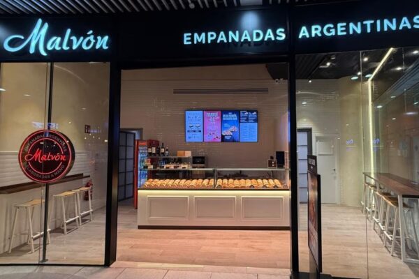 Malvón alcanza los 30 millones y reta a Trump con sus empanadas en Miami