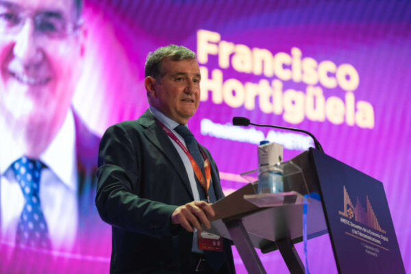 Hortigüela: Propuesta para simplificar acceso a fondos europeos y posicionar a España como referente en centros de datos