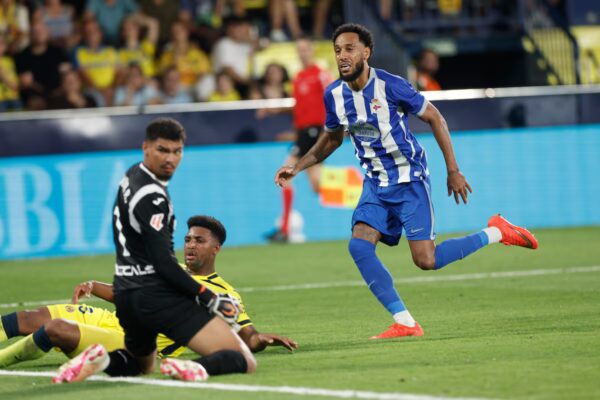 El Deportivo brilla en La Cerámica con la destacada actuación de Aubameyang