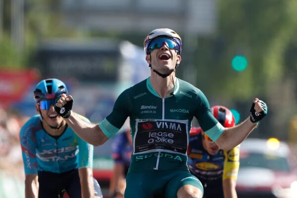 Van Aert domina nuevamente en la Vuelta a España y asegura su victoria