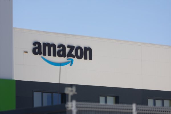 Amazon amplía su flota aérea con tres nuevos aviones Boeing para duplicar su capacidad de transporte