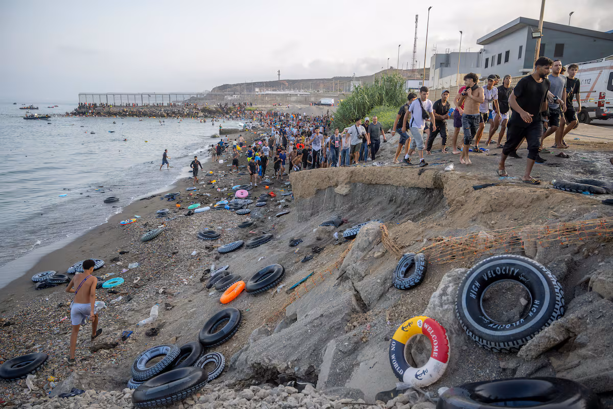 La Audiencia Nacional inicia investigación sobre la llegada masiva de migrantes a Ceuta por posibles amenazas a la integridad territorial de España