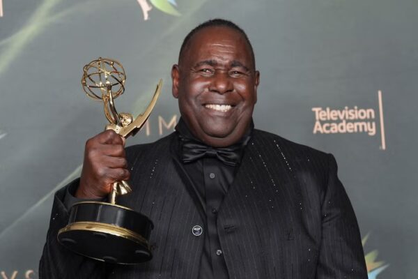 ‘Widow’s Bay’ y ‘The Pitt’ destacan en los Emmy, mientras que Rob Reiner recibe premio póstumo