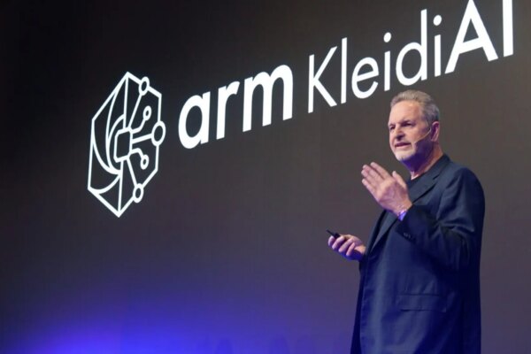 El CEO de Arm alerta sobre el potencial de la IA para combatir el cáncer y advierte sobre el cuello de botella en centros de datos.