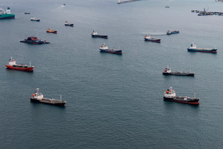 El precio del petróleo se aproxima a la barrera de los 100 dólares por barril