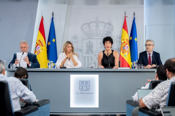 Ceuta: El Consejo de Ministros publica informes sobre la entrada de inmigrantes y refuerza su compromiso con la transparencia