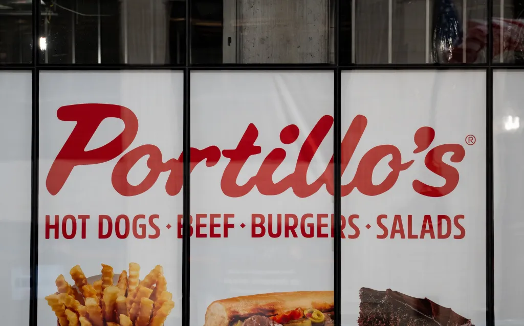 Los millonarios como Dick Portillo están diversificando en negocios convencionales