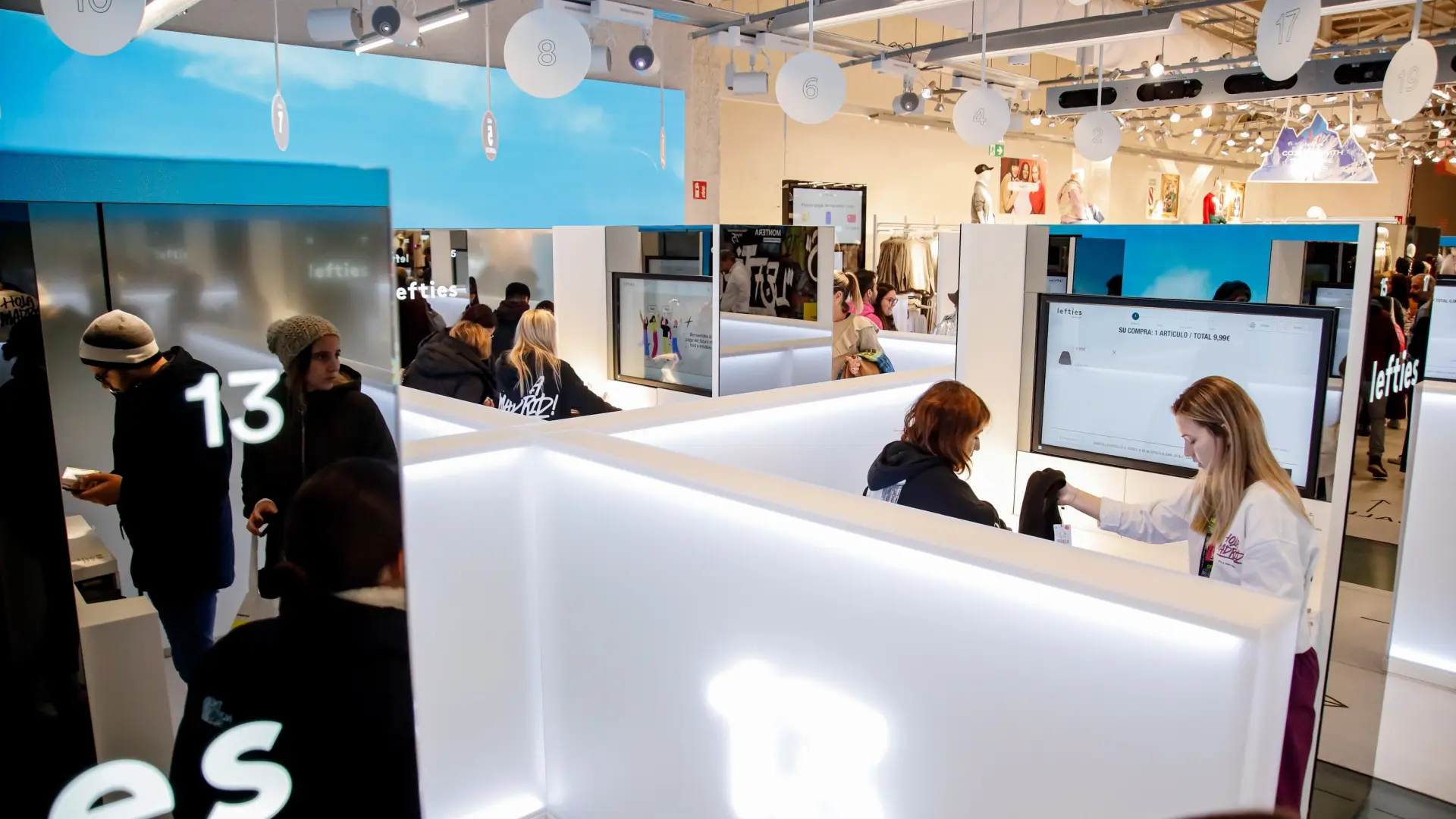 Inditex planea expandir Lefties en el ámbito físico y online para rivalizar con Primark y Shein