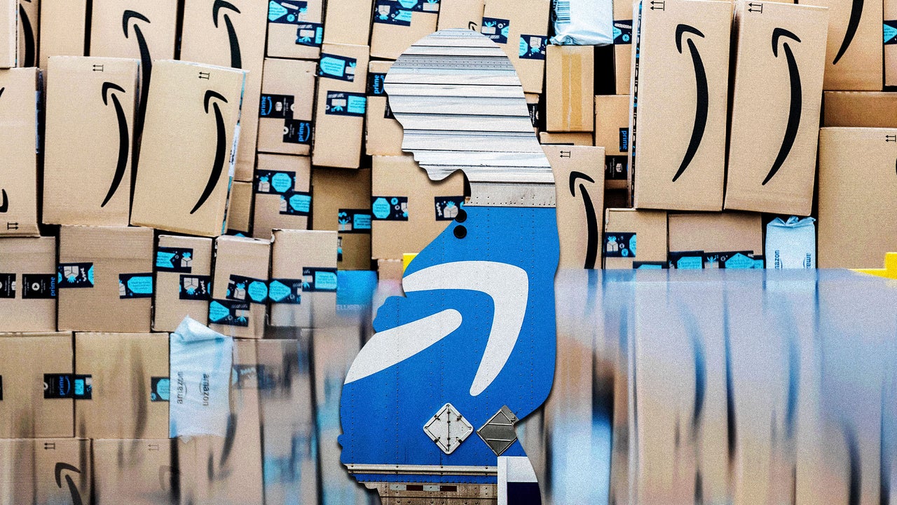 Casi 200 empleados de Amazon utilizan línea de ayuda sobre derechos de embarazo en 2026, lo que deriva en una demanda.