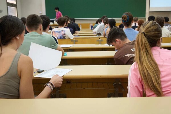 Limitaciones del Informe PISA 2025: Análisis de expertos sobre su impacto en la evaluación del rendimiento educativo