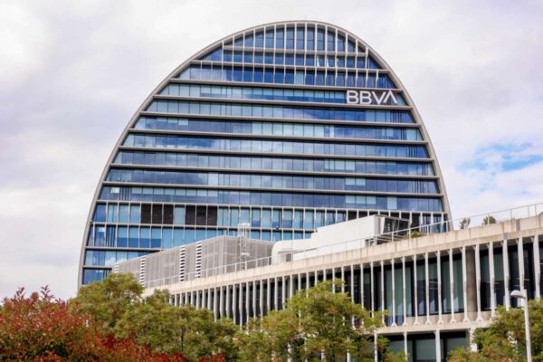 BBVA se alía con gigantes de inversión como Blackstone, Apollo y KKR en importante colaboración de banca privada en Hong Kong
