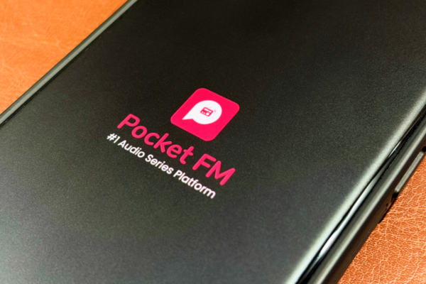Pocket FM de India alcanza una tasa de ingresos de $500 millones, impulsada por la inteligencia artificial en el 93% de su contenido de audio.