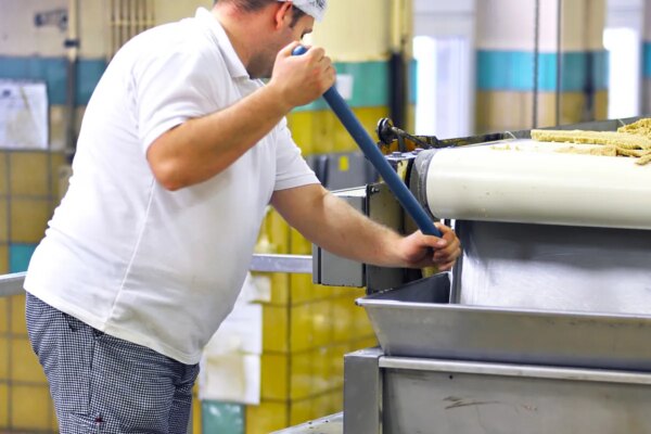 La inflación impulsa aumentos salariales superiores al 4% en convenios laborales