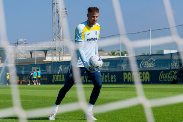 Gulacsi brilla en un entorno familiar como portero del Villarreal.