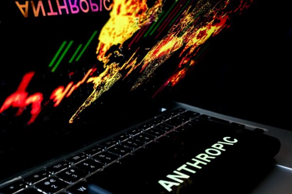 Anthropic revela sus campañas de destilación junto a Alibaba, Moonshot AI y DeepSeek