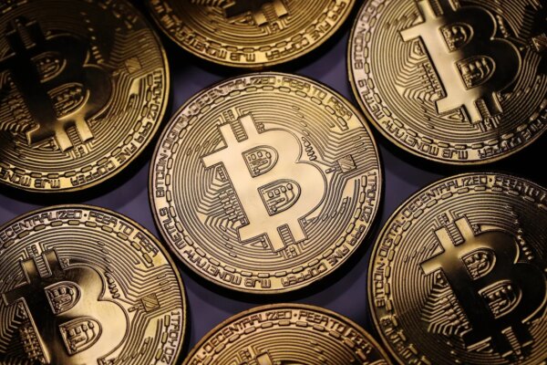 Ciberestafadores afectan a miles de propietarios de criptomonedas tras la violación de datos de Trezor