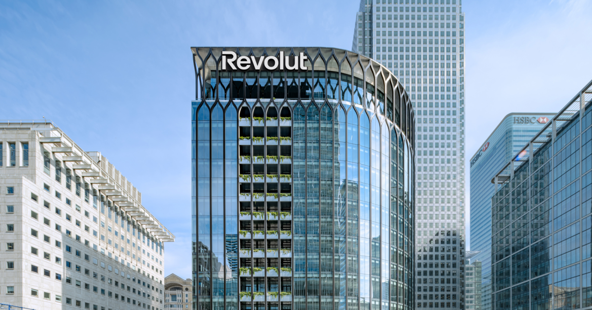 Revolut confirma filtración de datos de clientes debido a solicitudes fraudulentas de entidades gubernamentales.