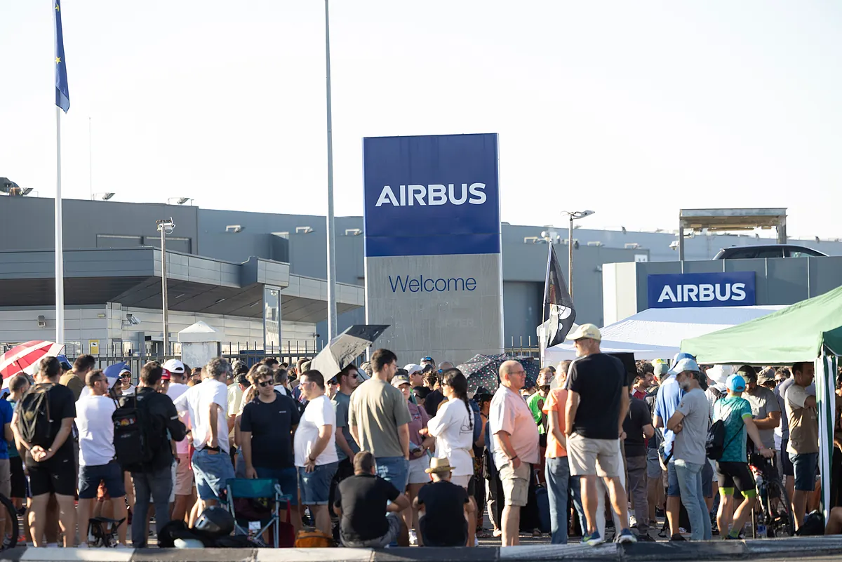 Sindicatos UGT, CGT y ÚTIL realizan nueva manifestación en Madrid para visibilizar su conflicto con Airbus