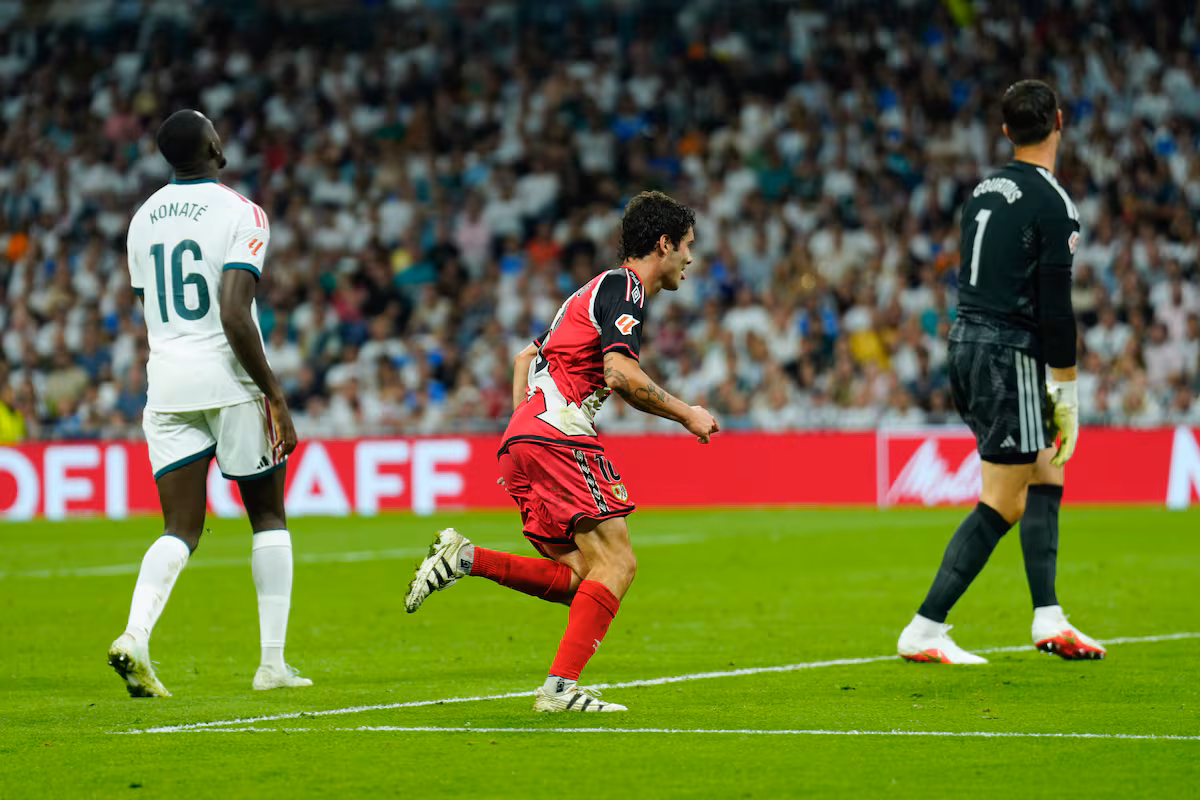 Real Madrid frente a Rayo Vallecano: Camello acorta la distancia en el marcador en tiempo real