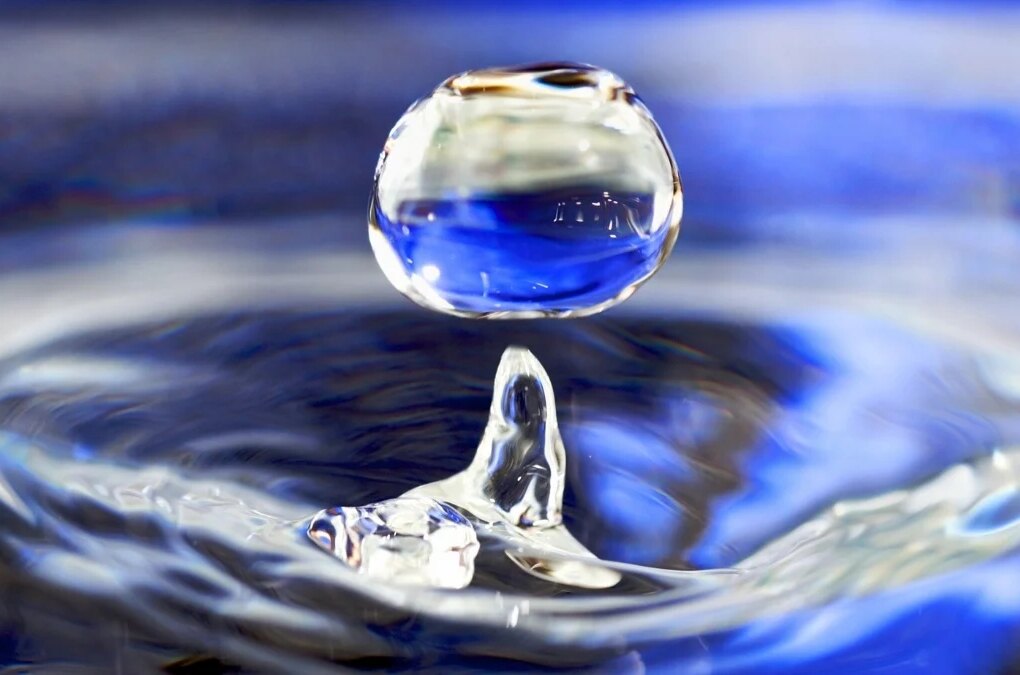 Científicos desarrollan una nueva forma de hielo a más de 2,000 °C