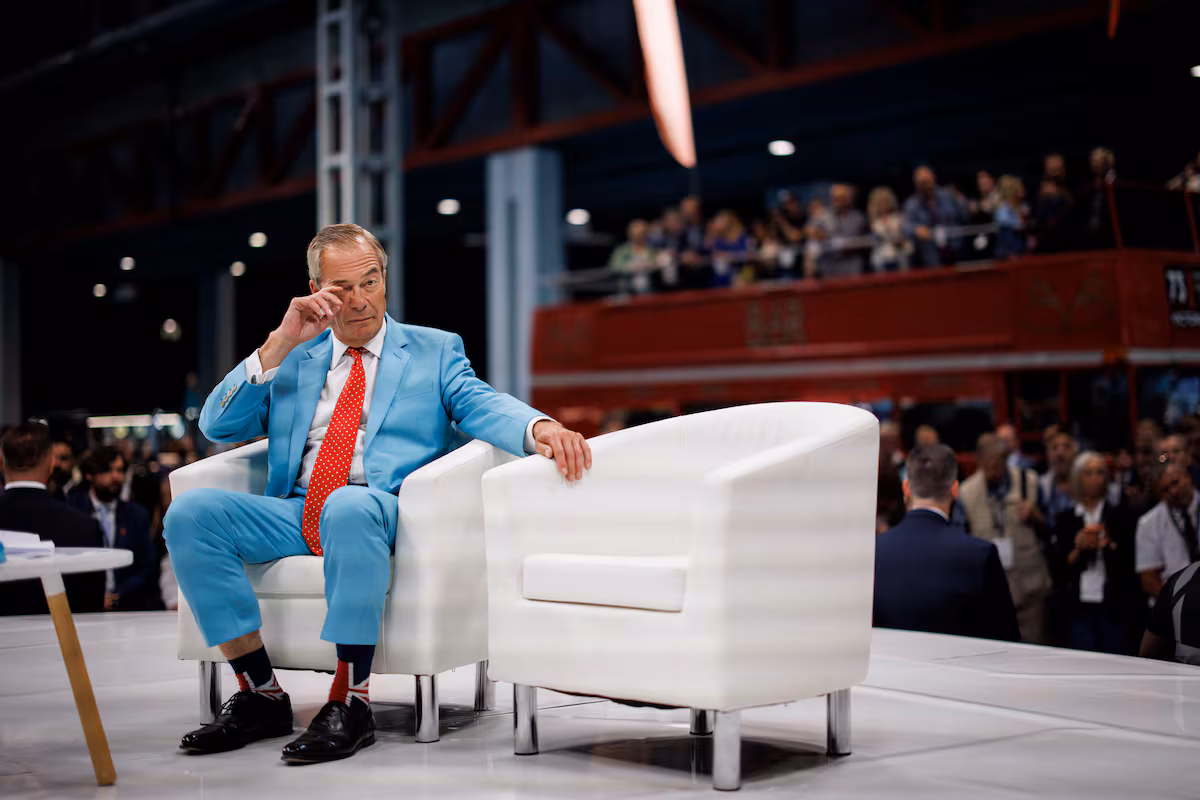 Donación millonaria a Farage inquieta a los partidos británicos
