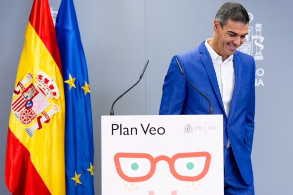 La crisis migratoria en Ceuta impacta la intención de voto del PSOE, según el último informe del CIS