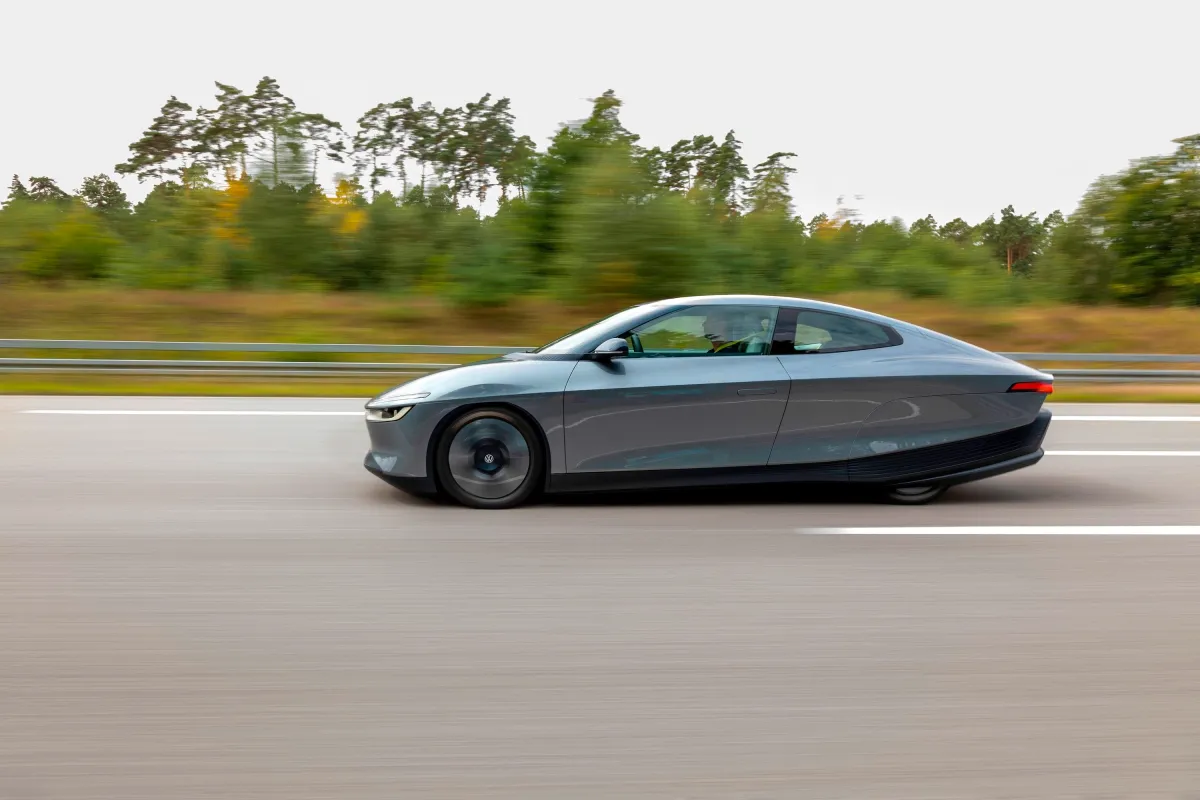Volkswagen presenta un innovador vehículo eléctrico inspirado en el diseño de Slate.