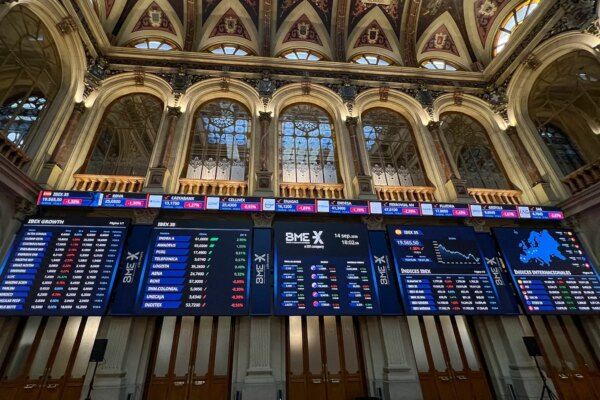 El Ibex 35 busca oportunidades para recuperarse en el mercado financiero