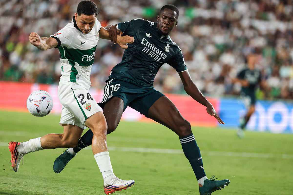 Empate en el duelo entre Elche y Real Madrid: Fer Niño y Osorio protagonizan el momento clave del partido