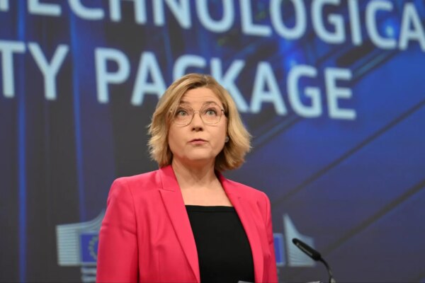 Bruselas rechaza la posibilidad de un pacto global tras la desaceleración en el desarrollo de la IA