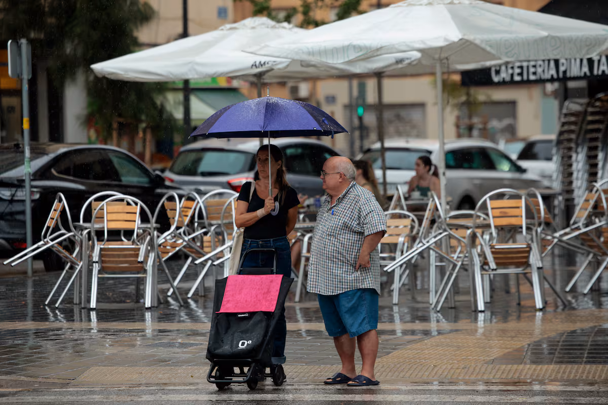 Descenso de 10 grados y lluvias intensas afectan hoy el clima del área mediterránea en España