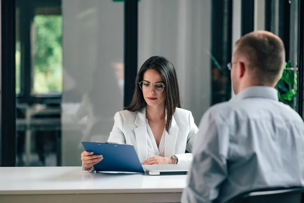 La Prueba Clave para Decidir Entre Contratar Personal o Automatizar Procesos