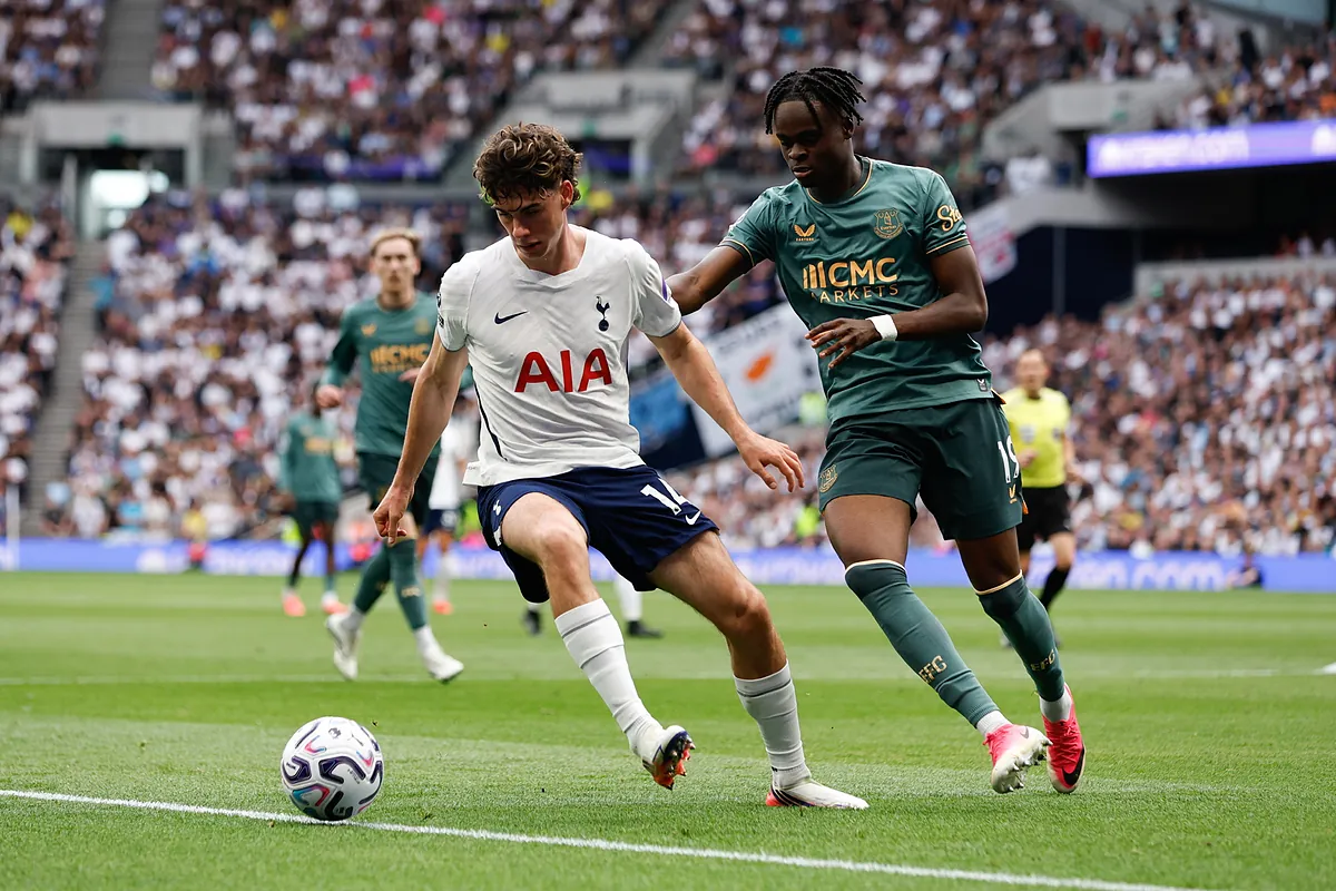 El Tottenham redefine su estrategia: nuevos fichajes, incremento de capital y desafío financiero creciente