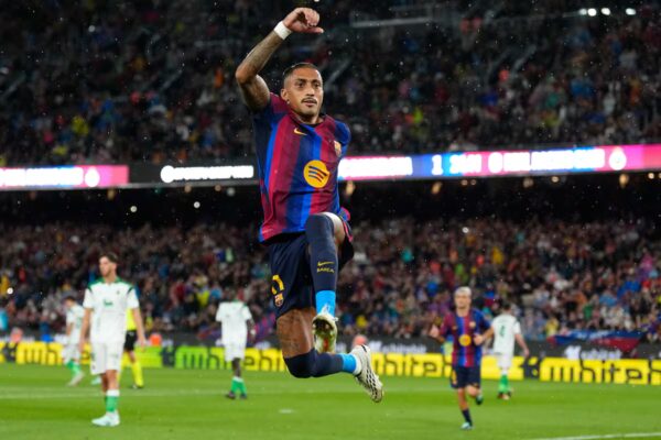 El Barcelona desata su ofensiva y supera al Racing en un emocionante encuentro