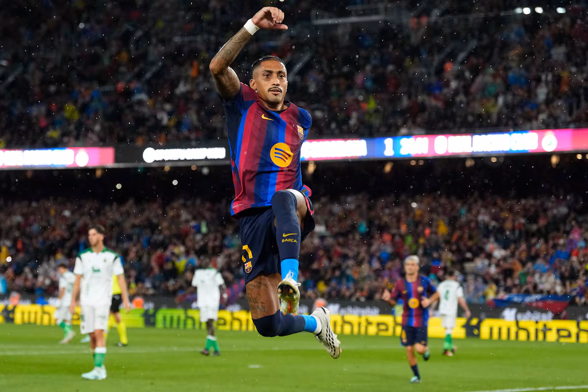 El Barcelona desata su ofensiva y supera al Racing en un emocionante encuentro