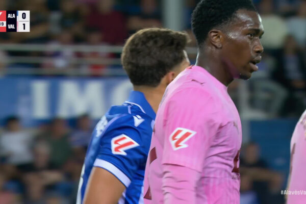 Valencia se impone al Deportivo Alavés con una victoria ajustada: resumen del partido