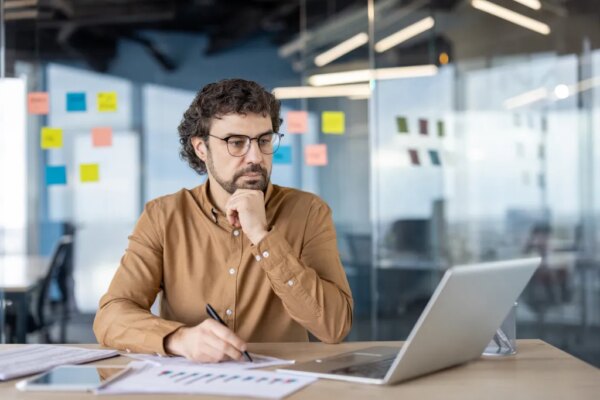 La antigua estrategia de startups ya no es suficiente: claves para construir una empresa exitosa en la actualidad.