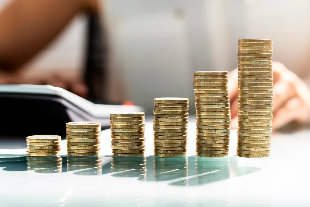 Aumento histórico de costos laborales y salarios en el segundo trimestre: un hito en 26 años