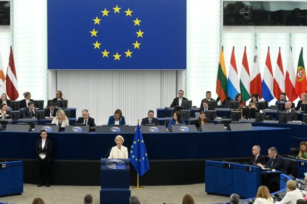 Trump califica la propuesta de la UE sobre la membresía de Canadá como un "acto hostil"
