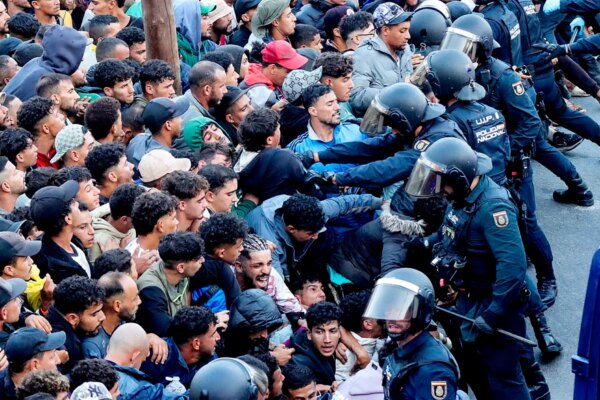 Crisis en el traslado de inmigrantes al Puerto de Ceuta: tensiones y desafíos logísticos