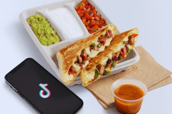 Taco Bell e IHOP Lanzan Platos Inspirados en Hacks Virales de TikTok.