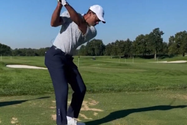 Tiger Woods se aproxima a su esperado regreso al golf profesional