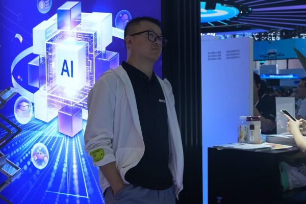 La seguridad global de la IA depende de la cooperación entre EE. UU. y China, aunque ambos se consideran el desafío.